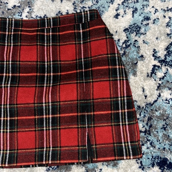 HOLLISTER ULTRA HIGH WAIST MINI SKIRT - Picture 2 of 3